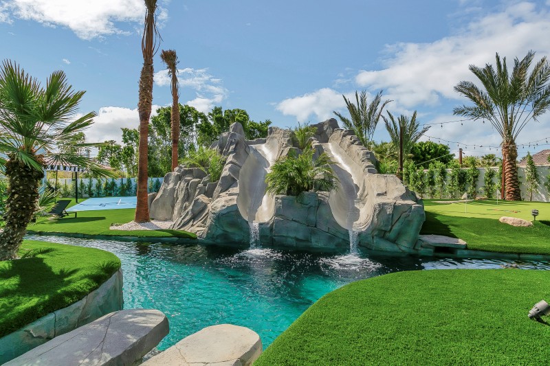 Luxury pool with two slides