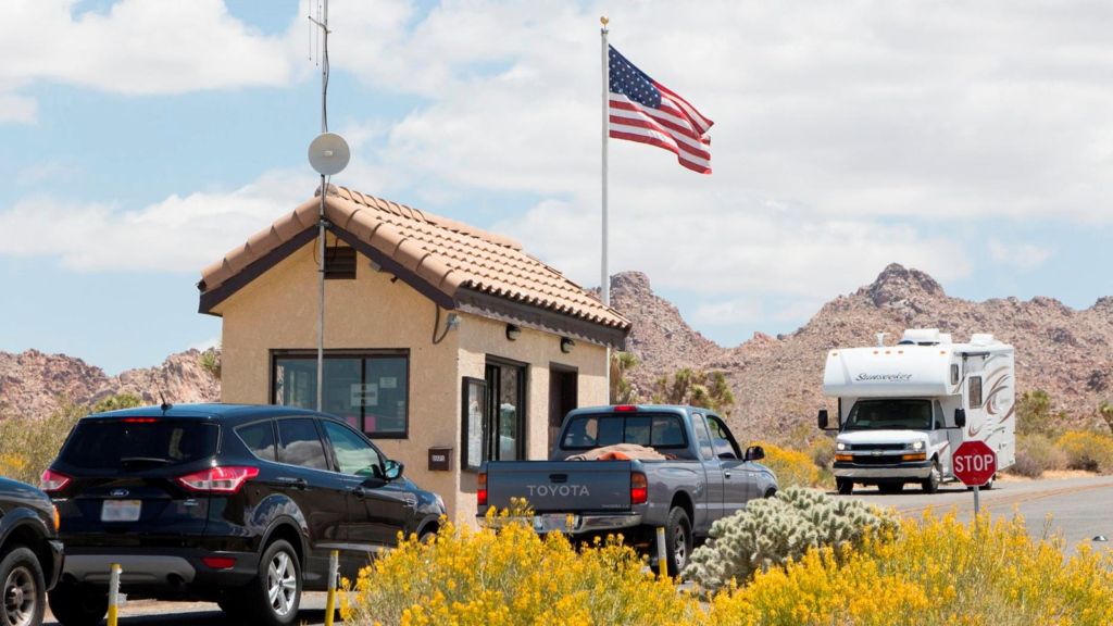 Palm Springs to Joshua Tree: Smart 2026 Day Trip Guide 4 West Entrance (Town of Joshua Tree): Best for First-Timers