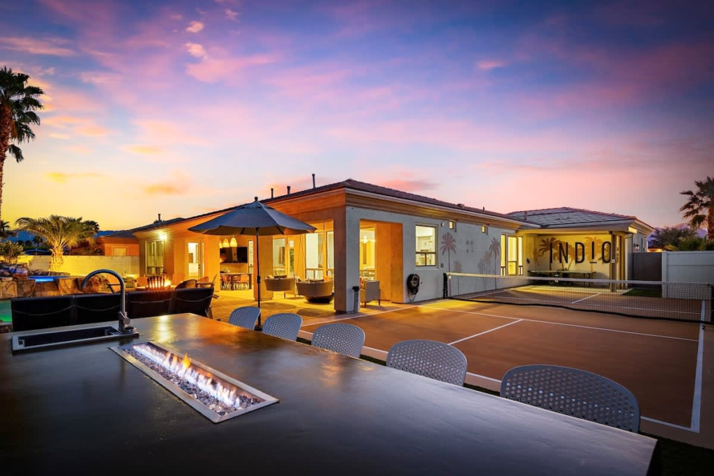 Best Palm Springs Airbnbs with Pools: 10 Top Picks 2026 23 The Best Airbnbs With Pools Near Palm Springs